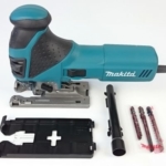 Foto von der Makita 4351FCTJ Stichsäge mit Zubehör